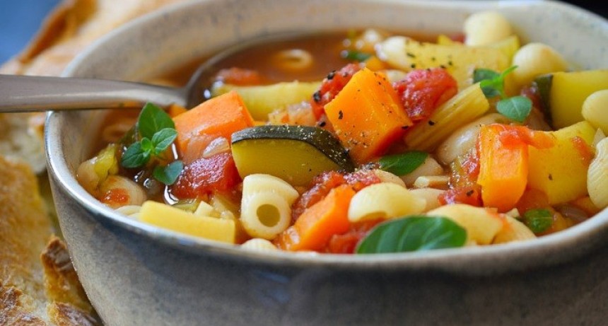 Minestrone: la sopa italiana que naci&oacute; humilde y termin&oacute; conquistando al mundo