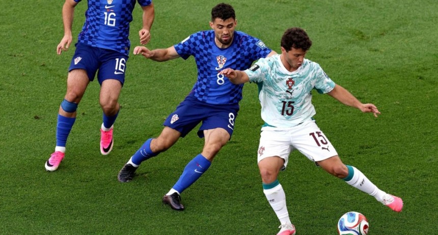 Portugal sufri&oacute; hasta el final, elimin&oacute; a Croacia y tendr&aacute; duelo ib&eacute;rico ante Espa&ntilde;a
