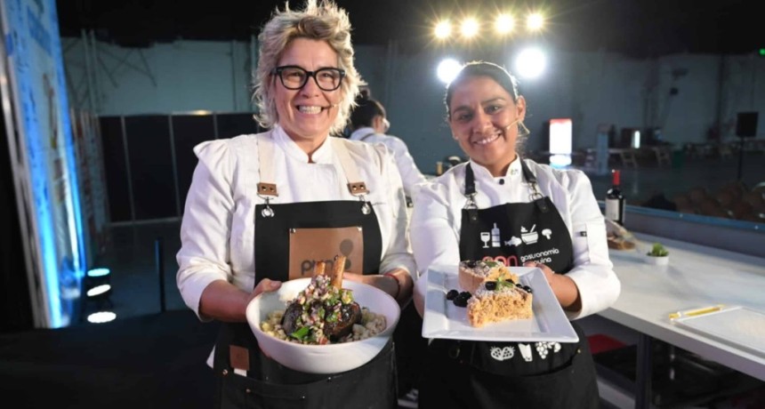 Caminos y Sabores abri&oacute; su edici&oacute;n aniversario con m&aacute;s de 500 emprendedores y cocina bien argentina