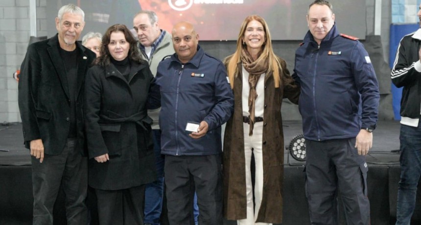 Avellaneda homenaje&oacute; a sus bomberos voluntarios por su compromiso con la comunidad