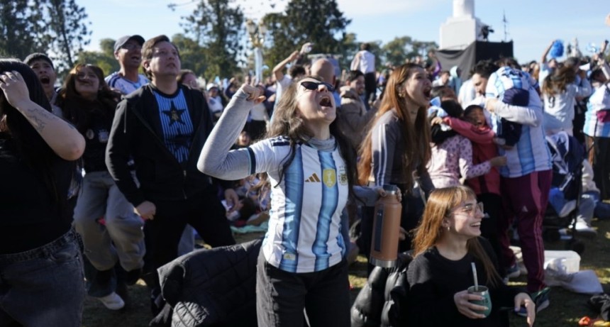 Argentina e Inglaterra se juegan el pase a la final y la Ciudad prepara dos Fan Fest para alentar a la Scaloneta