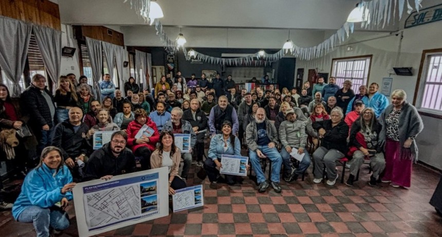 Quilmes anunci&oacute; 57 nuevas cuadras de asfalto y busca transformar tres barrios del oeste