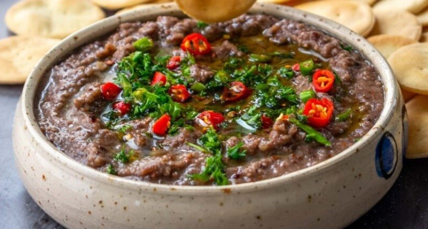 Bigilla: la salsa maltesa de habas que pocos conocen y es perfecta para picadas, panes y carnes