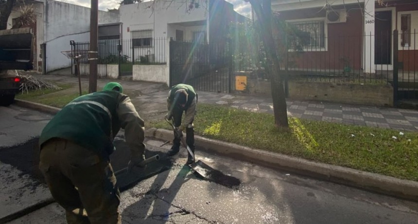 Monte Grande suma nuevas obras de bacheo para mejorar la circulaci&oacute;n en calles clave