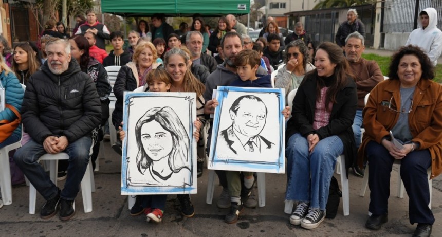 Esquinas de la Memoria: Merlo homenaje&oacute; a Tom&aacute;s y Alicia Ja&uacute;regui, desaparecidos durante la dictadura