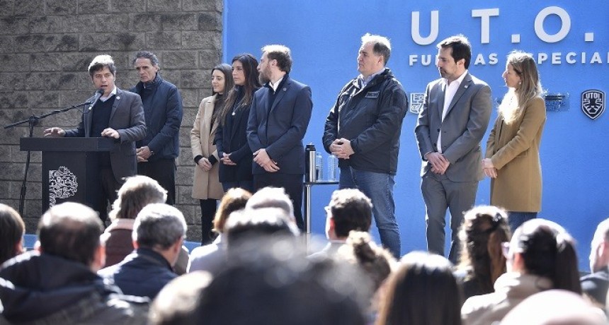 Kicillof inaugur&oacute; una nueva base de la UTOI en Lomas de Zamora y entreg&oacute; ambulancias de alta complejidad