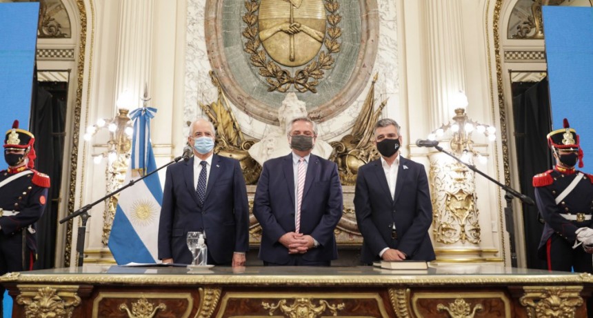 El Presidente les tomó juramento a los nuevos ministros de Defensa y de Desarrollo Social