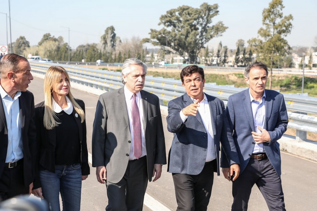 Fernando Espinoza junto con Alberto Fernández  y Gabriel Katopodis supervisaron los avances de la autopista Presidente Perón