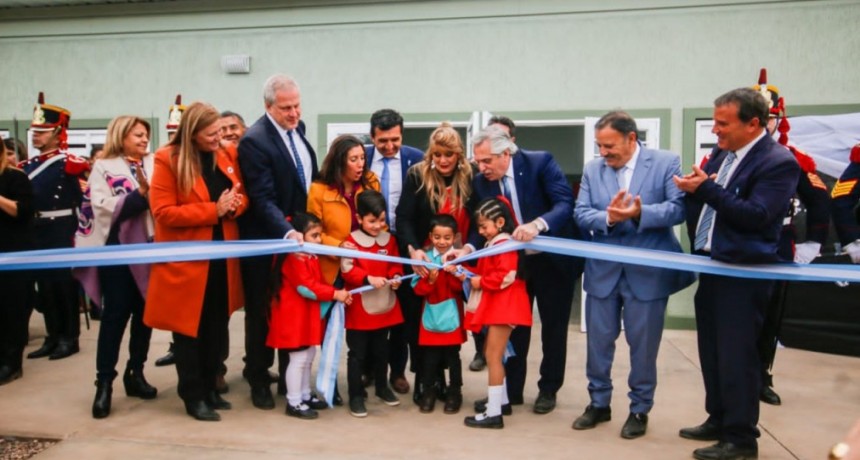Alberto Fernández y Jaime Perczyk inauguraron un jardín de infantes en La Rioja