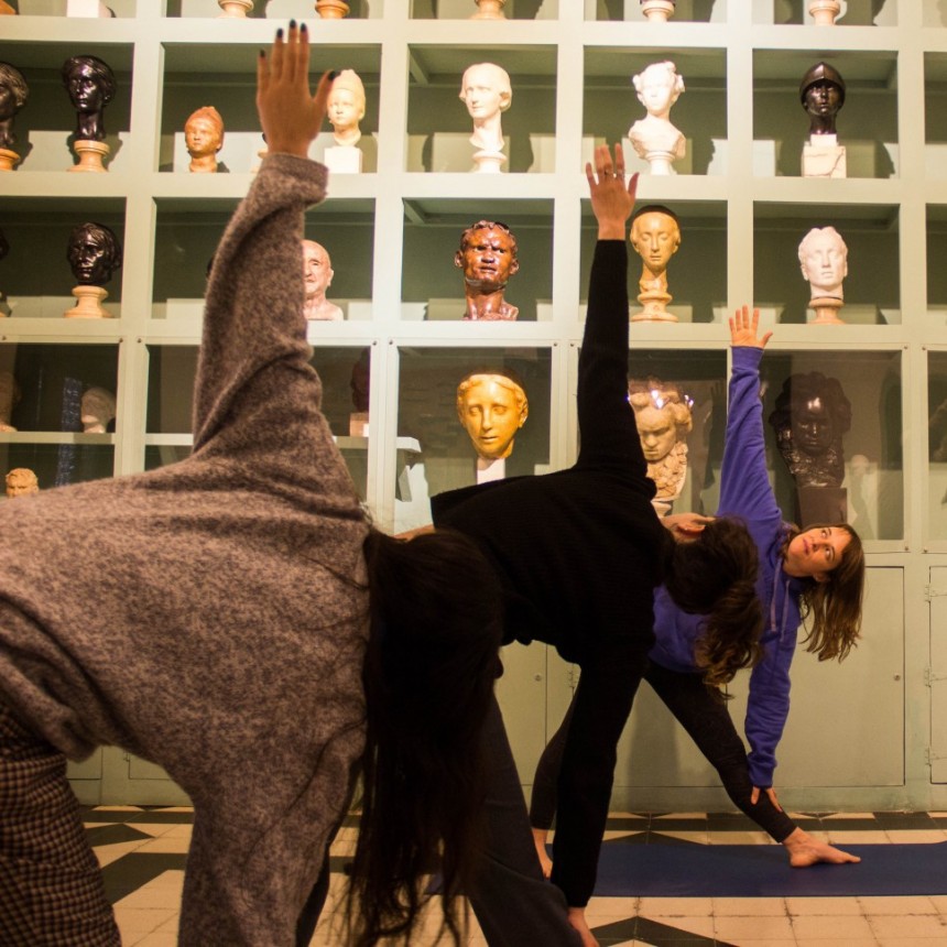 Práctica de yoga y meditación en Museo Casa Yrurtia