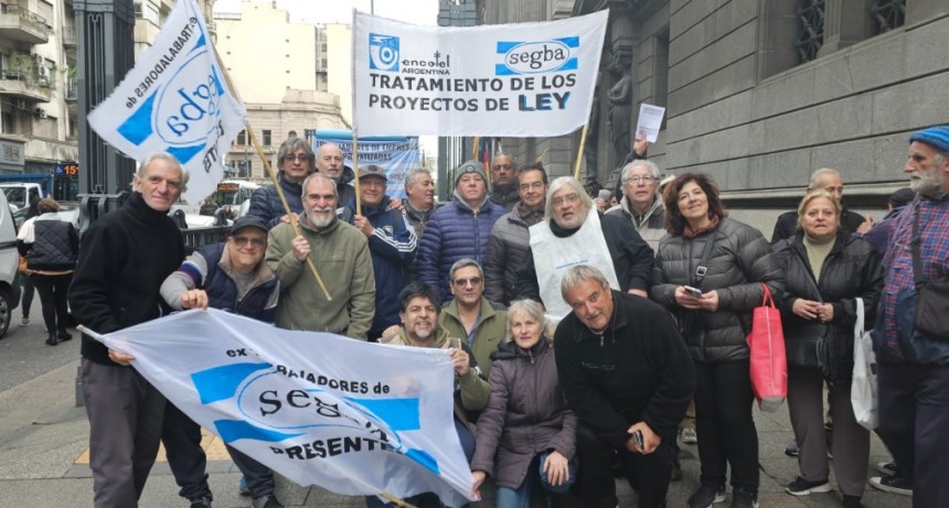 Trabajadores de empresas del estado privatizadas realizaron una Jornada de difusión en el Congreso Nacional