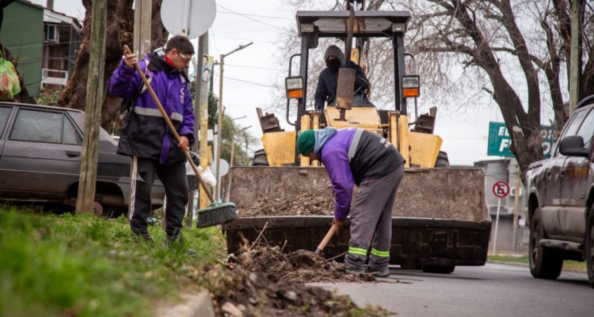 El Municipio de Quilmes intensifica tareas de limpieza y mantenimiento en varios barrios del distrito