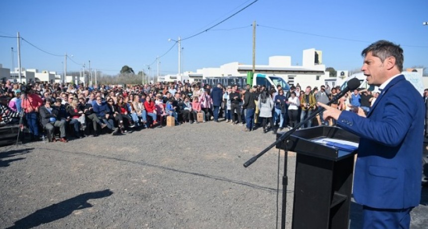 Axel Kicillof entregó 124 viviendas en General Paz y anunció nuevas obras de infraestructura