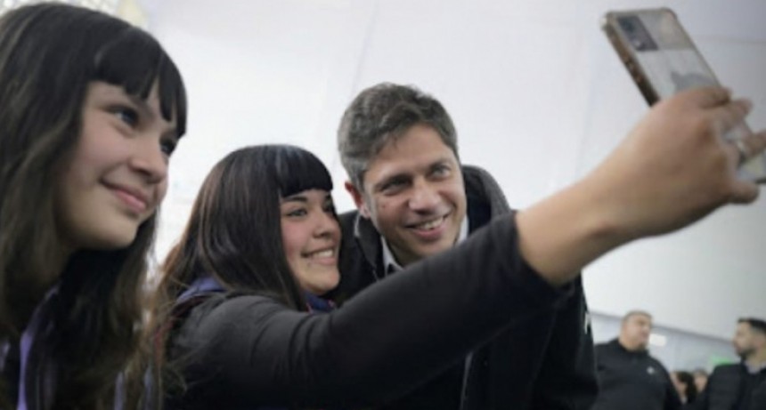Axel Kicillof inauguró nuevo edificio escolar en Ezeiza y destacó el compromiso con la educación pública