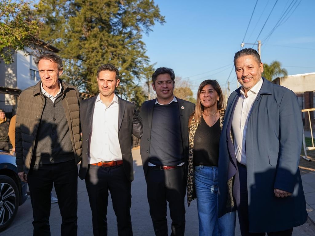 Kicillof y Menéndez reforzaron la seguridad en Merlo y sumaron nuevas aulas escolares
