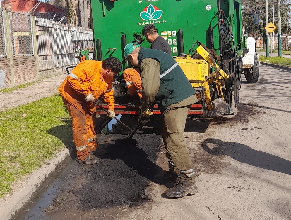 Bacheo en 9 de Abril: avanzan las obras para mejorar la circulación