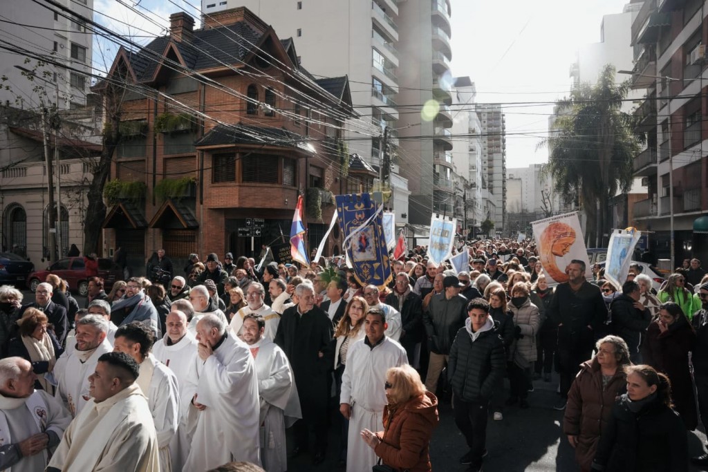 Avellaneda celebró sus Fiestas Patronales con homenaje al Papa Francisco y la Catedral restaurada