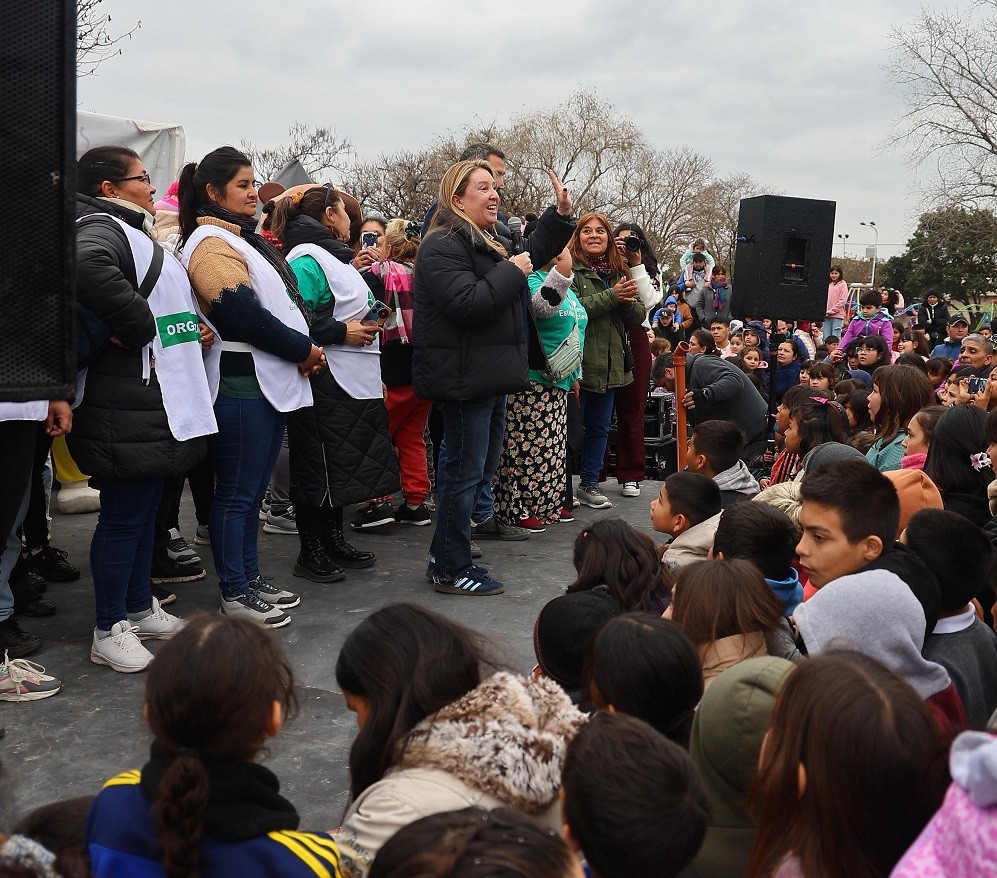 Magui Gray celebró el Mes de las Infancias con familias de 9 de Abril