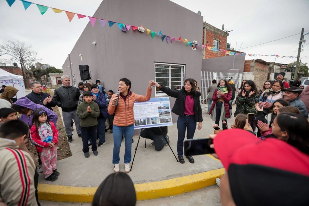 Mayra Mendoza inauguró el renovado Centro de Salud “La Loma” en Bernal Oeste