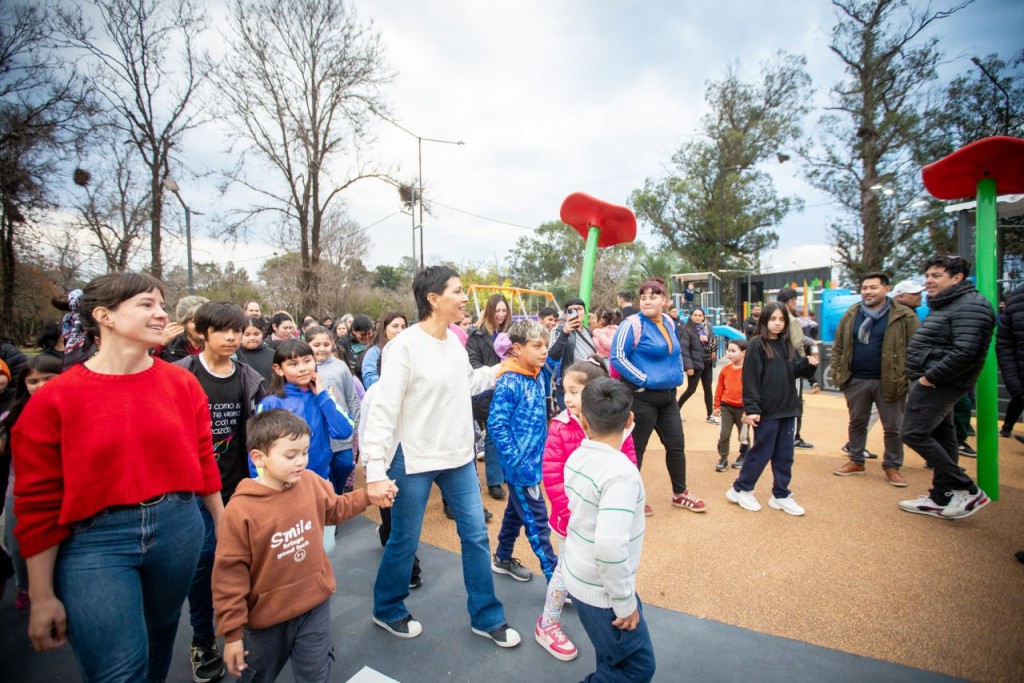 Mayra Mendoza inauguró la renovación del Parque del Museo del Transporte en Quilmes Oeste