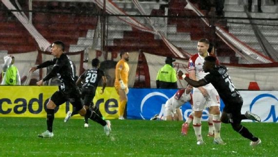 Huracán se despidió de la Sudamericana: cayó 3-1 ante Once Caldas y quedó eliminado en octavos