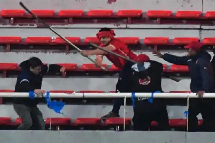 Escándalo en Avellaneda: cancelado Independiente vs. U. de Chile por graves incidentes en las tribunas