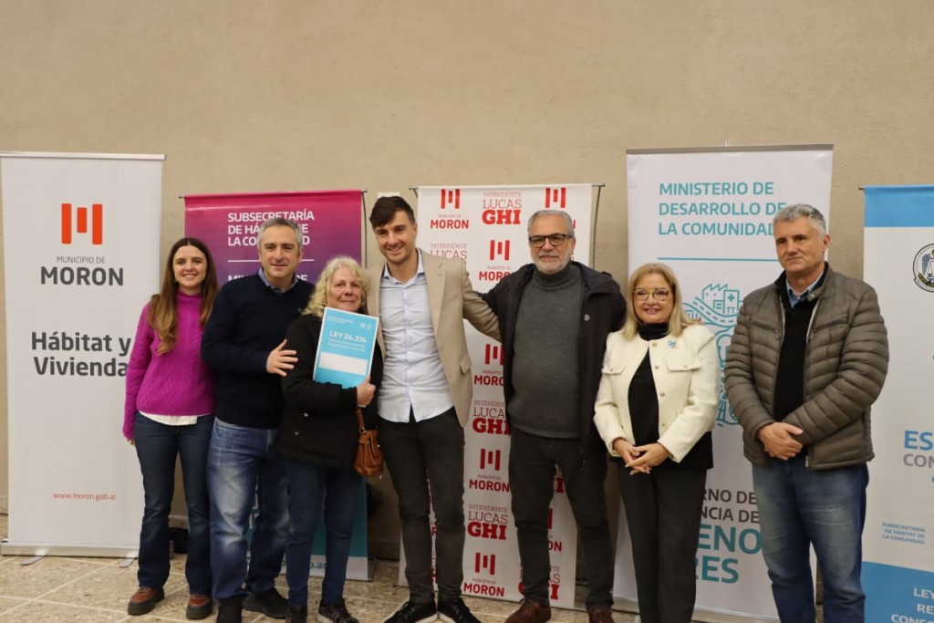 Más de 100 familias de Morón recibieron las escrituras de sus viviendas