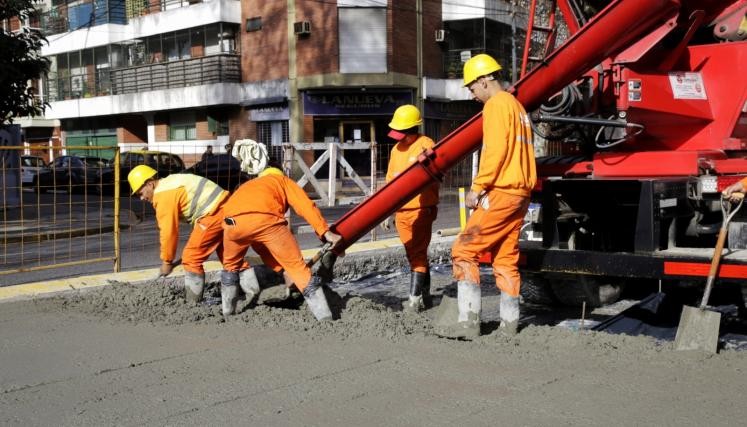 Obras en el Metrobus Juan B. Justo: reemplazan el asfalto por hormigón para mayor durabilidad