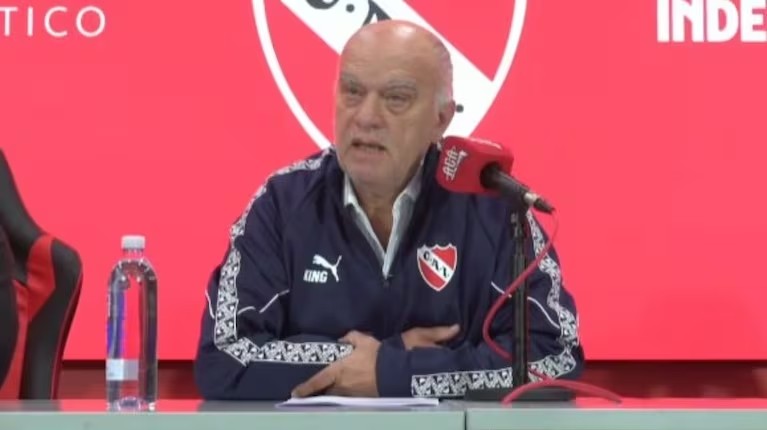 Grindetti apuntó contra la U y defendió a Independiente ante CONMEBOL: “Fuimos víctimas”