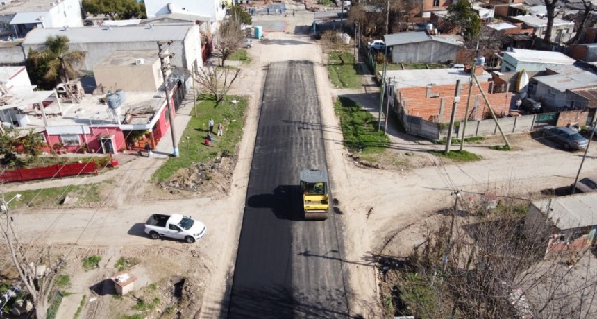 Merlo avanza con la pavimentación de la avenida Argentina y mejora la seguridad vial
