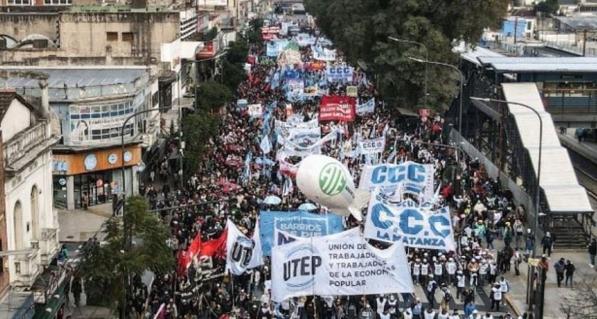 San Cayetano: masiva marcha contra el gobierno y en busca de una unidad todavía frágil