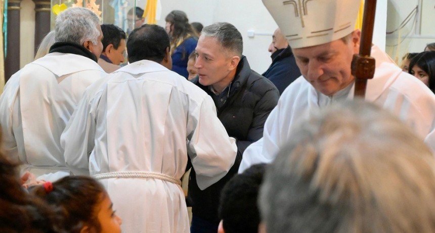 Fernando Gray acompañó a los fieles en las Fiestas Patronales de San Cayetano en El Jagüel