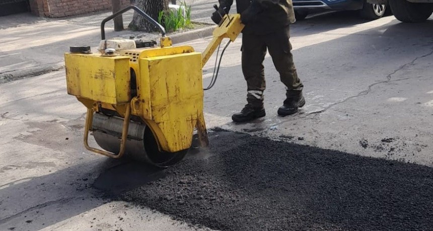 Monte Grande: el municipio avanza con trabajos de bacheo en calles y avenidas