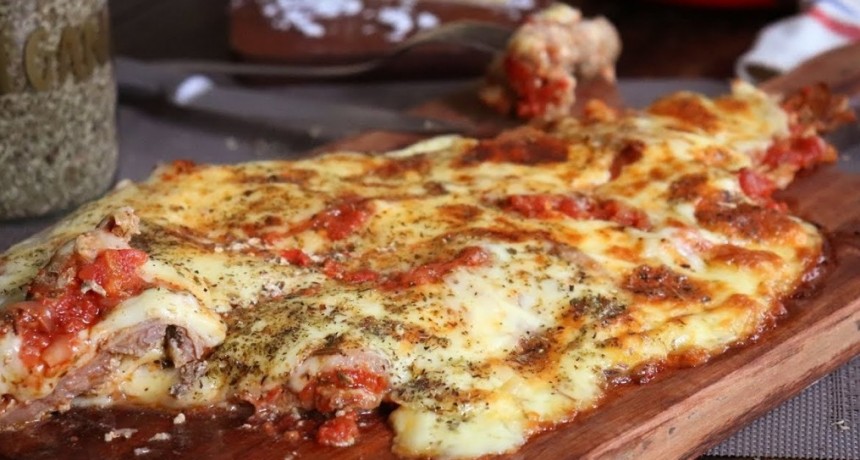 El secreto argentino para un matambre tierno y lleno de sabor: Matambre a la pizza con tiernizado casero