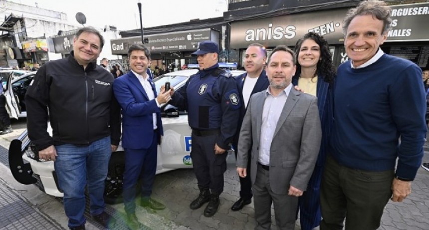 Kicillof refuerza la seguridad en Ituzaingó con nuevos patrulleros y equipamiento