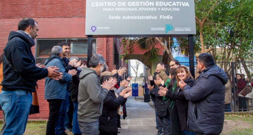 Quilmes inauguró un centro educativo para jóvenes y adultos en el histórico edificio del Normal