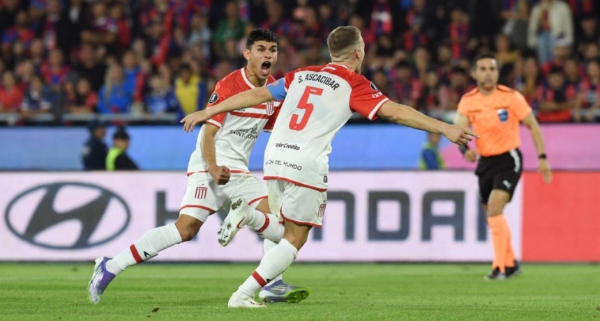 Con un penal polémico en el final, Estudiantes le ganó a Cerro Porteño y se ilusiona en la Libertadores