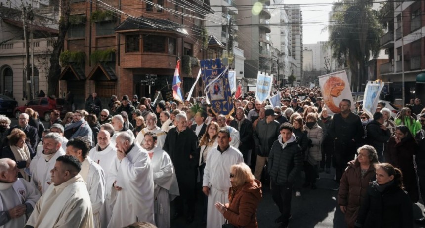 Avellaneda celebró sus Fiestas Patronales con homenaje al Papa Francisco y la Catedral restaurada