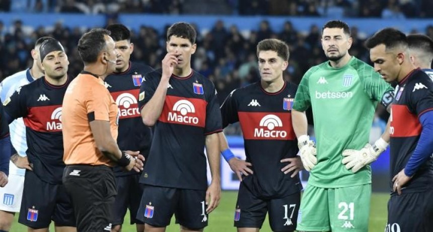 Tigre dio el golpe y venció a Racing con dos goles en cuatro minutos