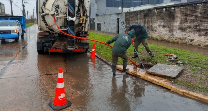 Esteban Echeverría despliega un operativo de limpieza tras las intensas lluvias