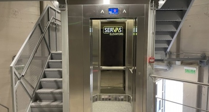 El Obelisco estrenó un ascensor fabricado íntegramente en La Matanza