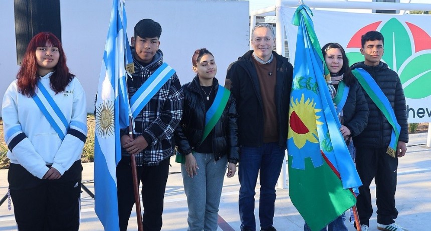 Fernando Gray inauguró un nuevo playón deportivo en el barrio Siglo XX de El Jagüel