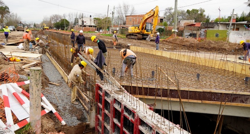 Histórica obra hidráulica en el Arroyo Granaderos: avanza la primera etapa con desagües y pavimento