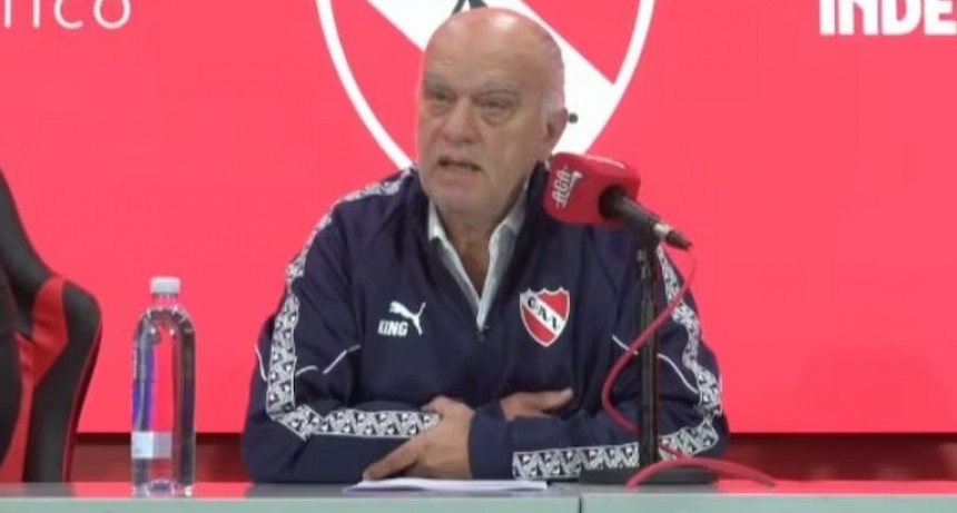 Grindetti apuntó contra la U y defendió a Independiente ante CONMEBOL: “Fuimos víctimas”