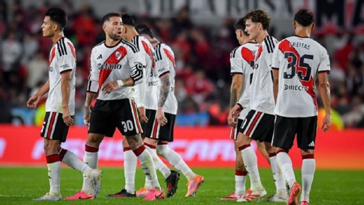 River profundiz&oacute; su crisis: perdi&oacute; con Rosario Central y el Monumental estall&oacute; contra el equipo y la dirigencia