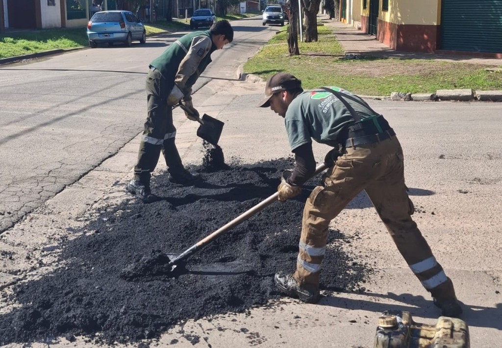 Luis Guill&oacute;n: el Municipio realiz&oacute; nuevos trabajos de bacheo para mejorar la circulaci&oacute;n