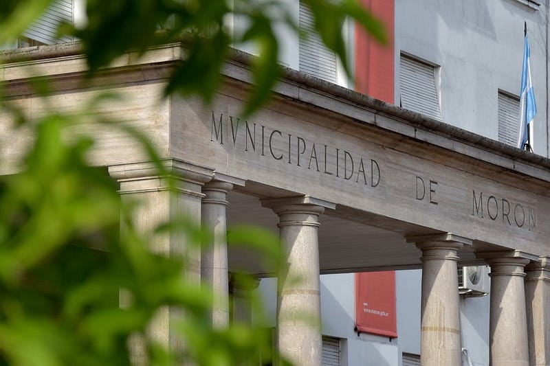 Mor&oacute;n anunci&oacute; un nuevo aumento salarial para los trabajadores municipales