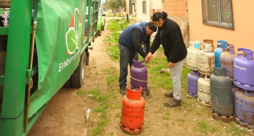 Esteban Echeverr&iacute;a realiz&oacute; un nuevo operativo de recarga de garrafas con precios accesibles