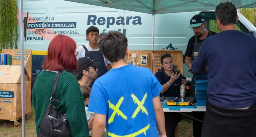 El Repara M&oacute;vil sigue recorriendo la Ciudad para dar una segunda vida a libros, bicicletas y electrodom&eacute;sticos