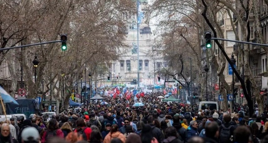 El rechazo a la reforma se nacionaliza: protestas en todo el pa&iacute;s contra los cambios a la Ley de Tierras